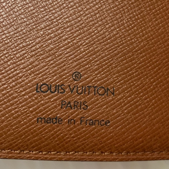 Sold✨LV MONOGRAM AGENDA MM ✨
Perfect for upcoming 2️⃣0️⃣2️⃣5️⃣😍🌷 - Picture 13 of 16